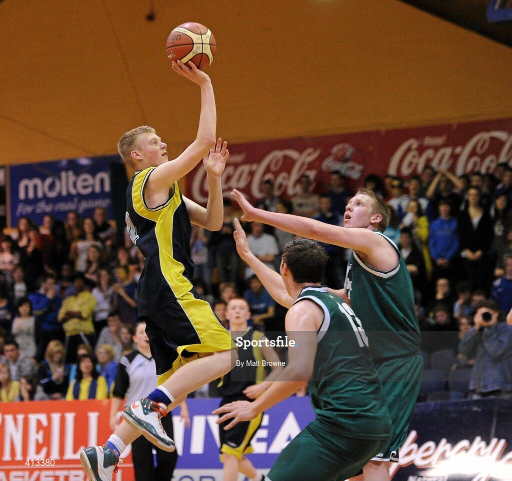 25 March 2010; Toms Fabriciuss, Colaiste Einde, in action against Ciaran Devitt and Ronan Linnane,13, CBS Ennistymon. U19C Boys - All-Ireland Schools League Finals 2010, Colaiste Einde, Galway v CBS Ennistymon, Clare, National Basketball Arena, Tallaght, Dublin. Picture credit: Matt Browne / SPORTSFILE
