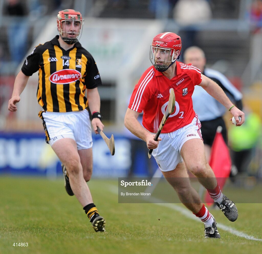 14 March 2010; Ronan Curran, Cork, in action against Eoin Larkin, Kilkenny. Allianz GAA Hurling National League, Division 1, Round 3, Cork v Kilkenny, Pairc Ui Chaoimh, Cork. Picture credit: Brendan Moran / SPORTSFILE