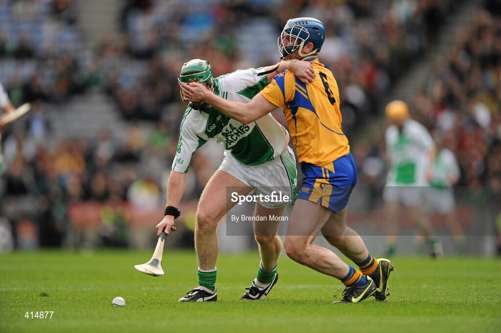 17 March 2010; Henry Shefflin, Ballyhale Shamrocks, is tackled by Michael Ryan, Portumna. AIB GAA Hurling All-Ireland Senior Club Championship Final, Ballyhale Shamrocks v Portumna, Croke Park, Dublin. Picture credit: Brendan Moran / SPORTSFILE