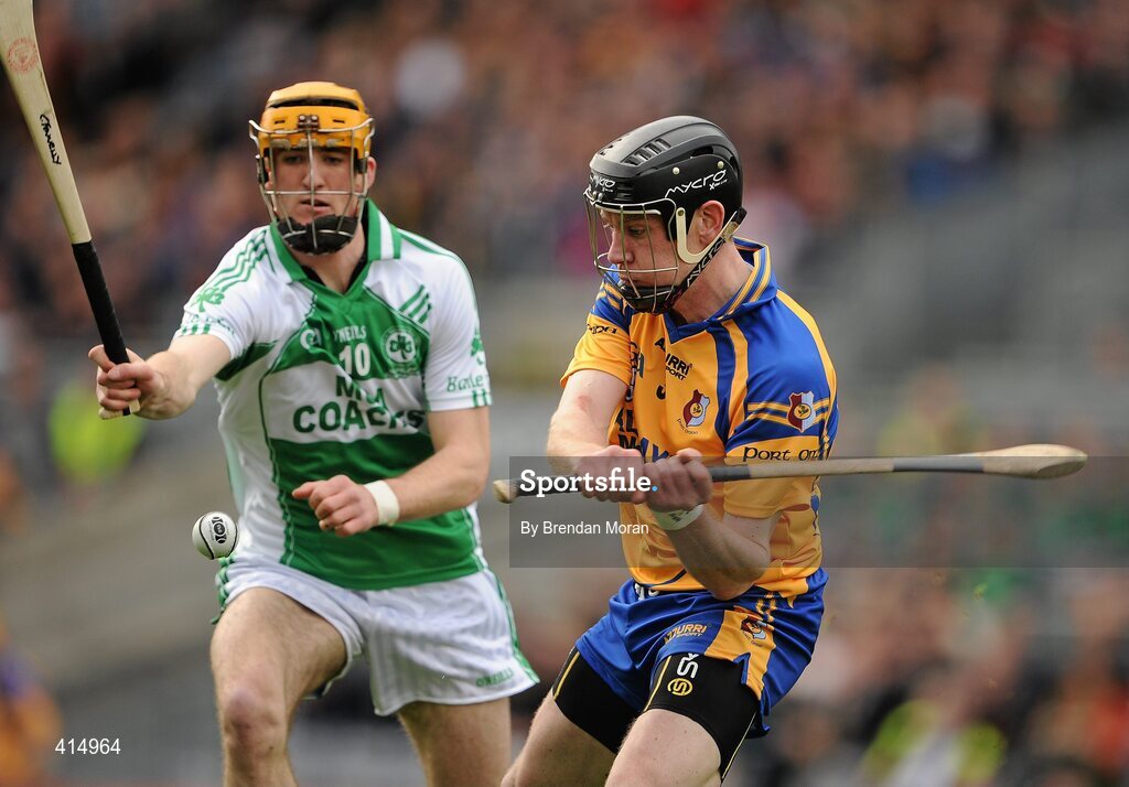 17 March 2010; Aidan Cummins, Portumna, in action against Colin Fennelly, Ballyhale Shamrocks. AIB GAA Hurling All-Ireland Senior Club Championship Final, Ballyhale Shamrocks v Portumna, Croke Park, Dublin. Picture credit: Brendan Moran / SPORTSFILE