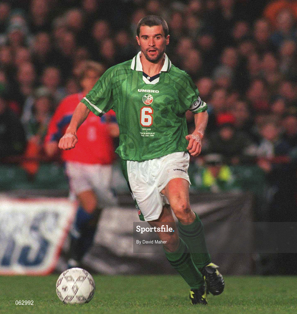 23 February 2000; Roy Keane of Republic of Ireland during the International Friendly match between Republic of Ireland and Czech Republic at Lansdowne Road in Dublin. Photo by David Maher/Sportsfile