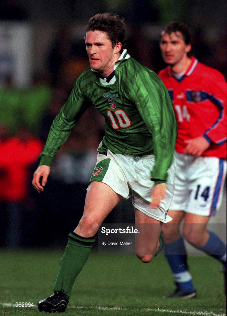 23 February 2000; Robbie Keane of Republic of Ireland during the International Friendly match between Republic of Ireland and Czech Republic at Lansdowne Road in Dublin. Photo by David Maher/Sportsfile