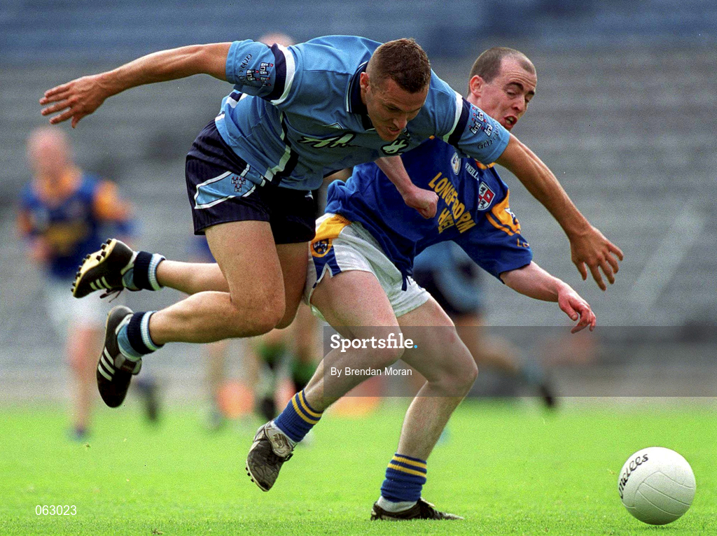 27 May 2001; Ciaran Whelan of Dublin in action against Padraig Davis of Longford during the Bank of Ireland Leinster Senior Football Championship Quarter-Final match between Dublin and Longford at Croke Park in Dublin. Photo by Brendan Moran/Sportsfile