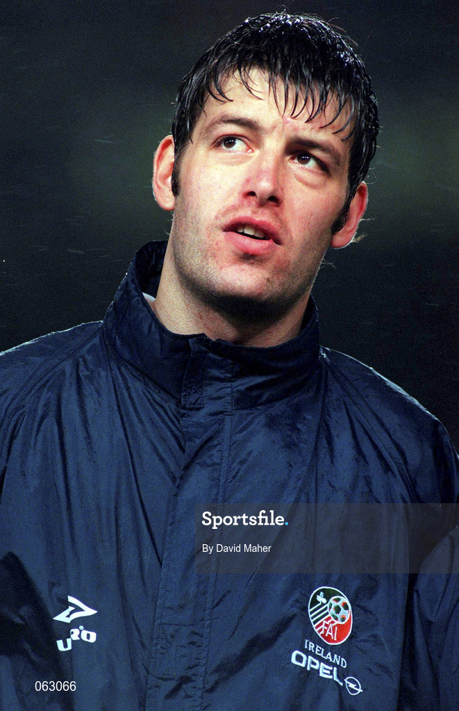 23 February 2000; Paul Butler of Republic of Ireland during the International Friendly match between Republic of Ireland and Czech Republic at Lansdowne Road in Dublin. Photo by David Maher/Sportsfile