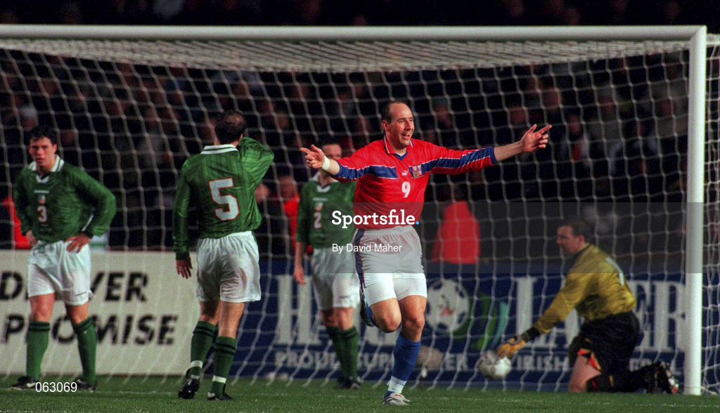 23 February 2000; Jan Koller of Czech Republic celebrates after scoring a goal during the International Friendly match between Republic of Ireland and Czech Republic at Lansdowne Road in Dublin. Photo by David Maher/Sportsfile