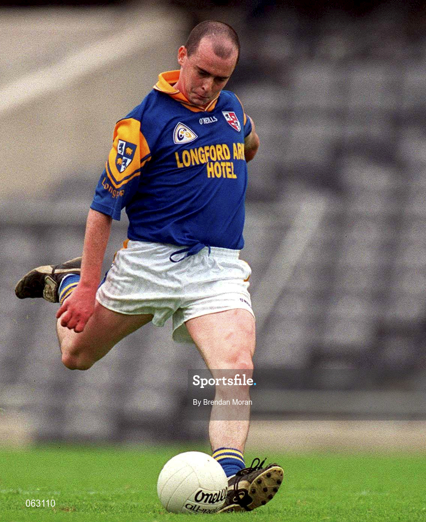 27 May 2001; Padraig Davis of Longford during the Bank of Ireland Leinster Senior Football Championship Quarter-Final match between Dublin and Longford at Croke Park in Dublin. Photo by Brendan Moran/Sportsfile