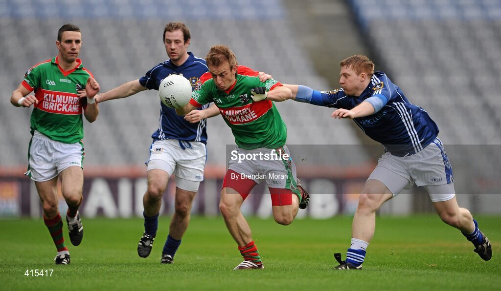 17 March 2010; Declan Callinan, Kilmurry Ibrickane, in action against Terry O'Neill, St Gall's. AIB GAA Football All-Ireland Senior Club Championship Final, Kilmurry Ibrickane v St Gall's, Croke Park, Dublin. Picture credit: Brendan Moran / SPORTSFILE