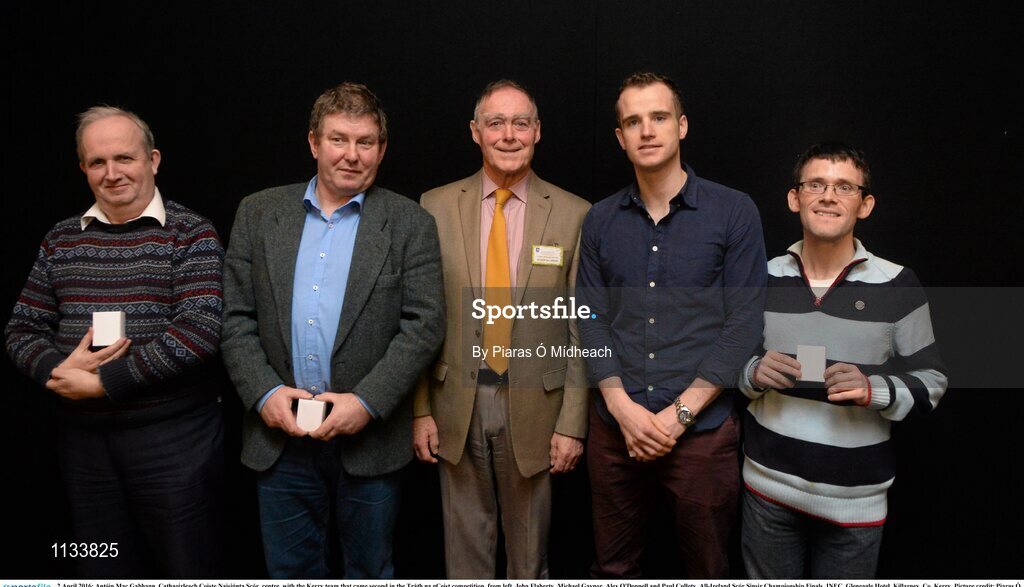 2 April 2016; Antóin Mac Gabhann, Cathaoirleach Coiste Naisiúnta Scór, centre, with the Kerry team that came second in the Tráth na gCeist competition, from left, John Flaherty, Michael Gaynor, Alex O'Donnell and Paul Culloty. All-Ireland Scór Sinsir Championship Finals. INEC, Gleneagle Hotel, Killarney, Co. Kerry. Picture credit: Piaras Ó Mídheach / SPORTSFILE