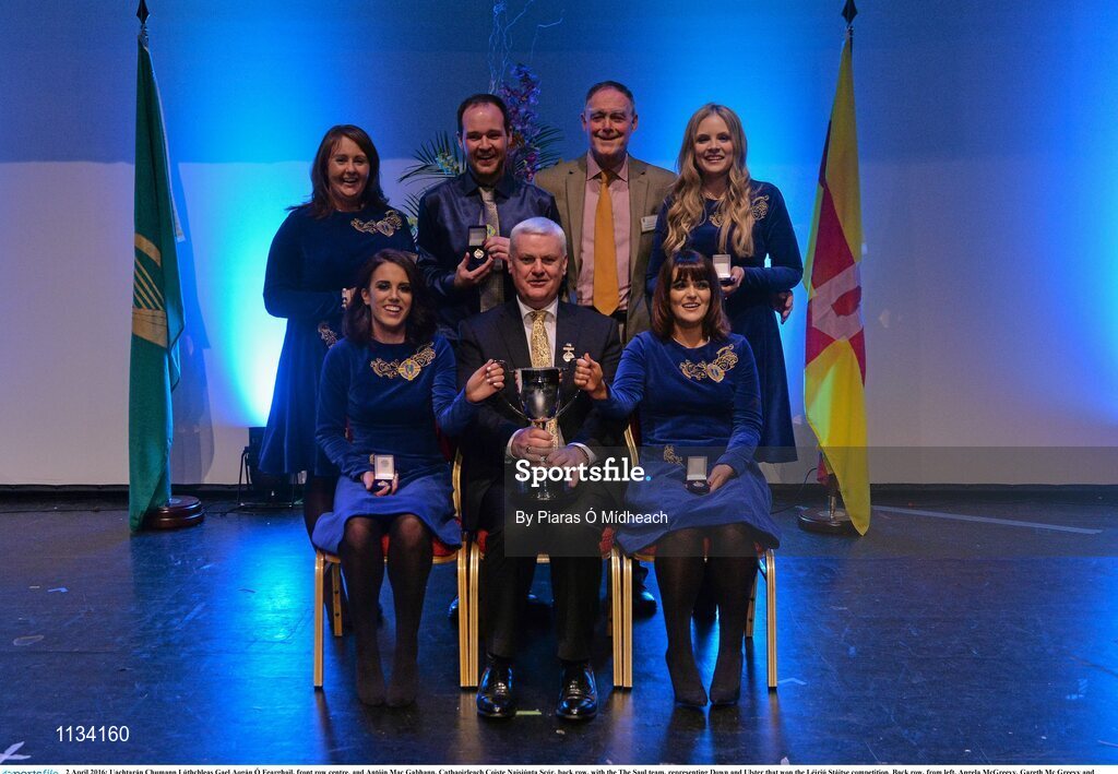 2 April 2016; Uachtarán Chumann Lúthchleas Gael Aogán Ó Fearghail, front row centre, and Antóin Mac Gabhann, Cathaoirleach Coiste Naisiúnta Scór, back row, with the The Saul team, representing Down and Ulster that won the Bailéad Ghrúpa competition. Back row, from left, Angela McGreevy, Gareth Mc Greevy and Catherine McGrath. Front row, Caithlin Denvir and Grainne Laverty. All-Ireland Scór Sinsir Championship Finals. INEC, Gleneagle Hotel, Killarney, Co. Kerry. Picture credit: Piaras Ó Mídheach / SPORTSFILE