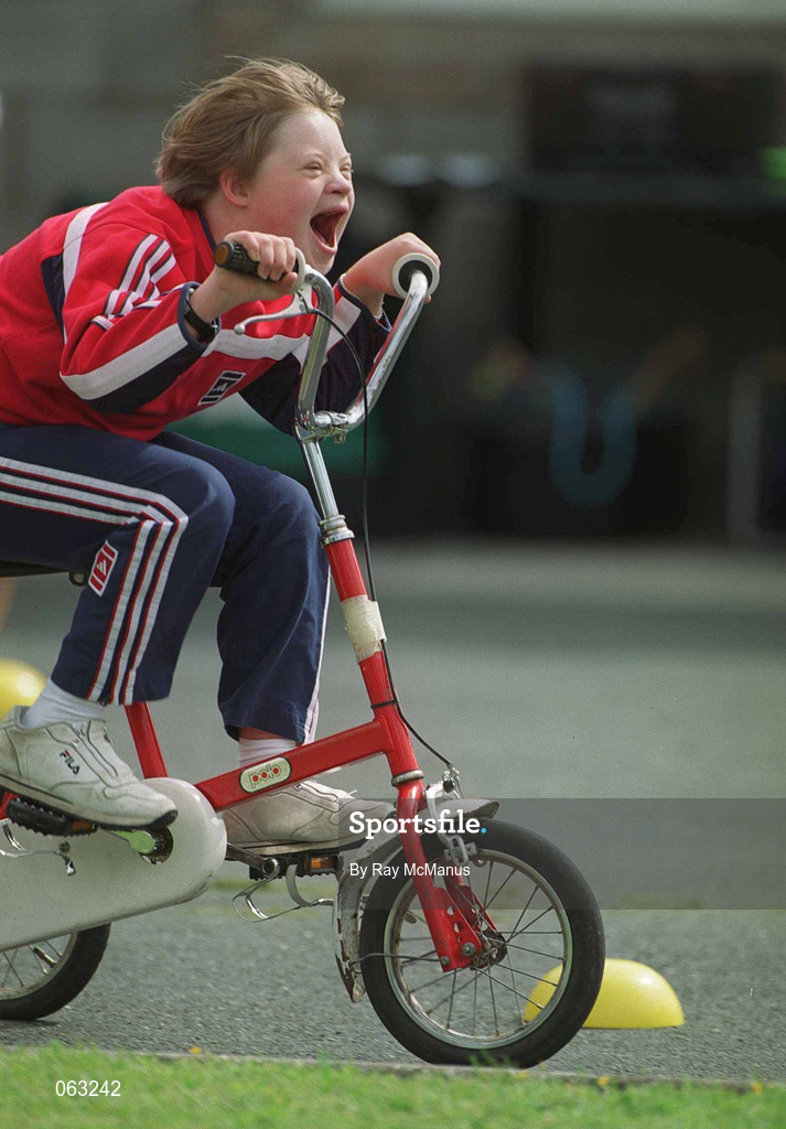 29 May 2001; Linda McGee competing during the St Christopher's Day Centre Sports Day at St Christopher's Day Centre in Longford. Photo by Ray McManus/Sportsfile