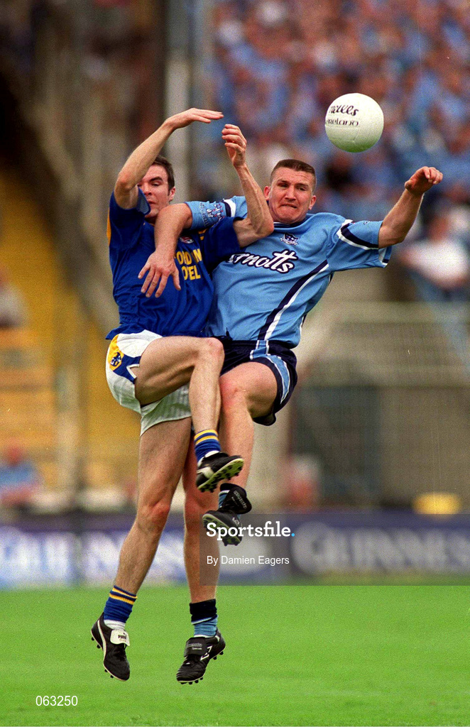 27 May 2001; Darren Homan of Dublin in action against David Hannify of Longford during the Bank of Ireland Leinster Senior Football Championship Quarter-Final match between Dublin and Longford at Croke Park in Dublin. Photo by Damien Eagers/Sportsfile