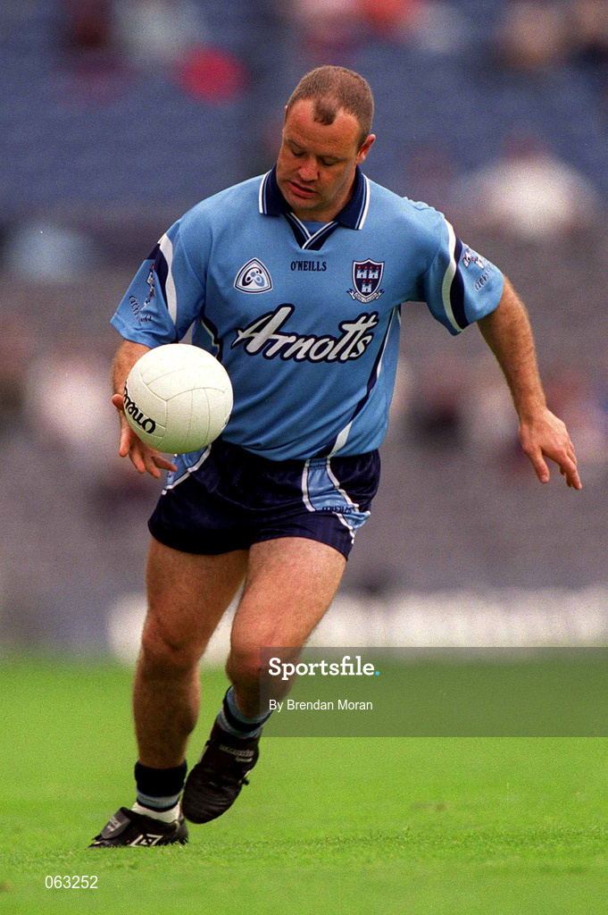 27 May 2001; Vinny Murphy of Dublin during the Bank of Ireland Leinster Senior Football Championship Quarter-Final match between Dublin and Longford at Croke Park in Dublin. Photo by Brendan Moran/Sportsfile