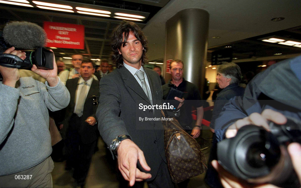 31 May 2001; Fernando Couto of Portugal arrives at Dublin airport prior to the FIFA World Cup 2002 Group 2 Qualifier match against the Republic of Ireland in Lansdowne Road in Dublin. Photo by Brendan Moran/Sportsfile