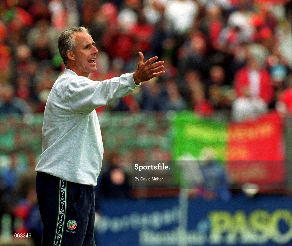 2 June 2001; Republic of Ireland manager Mick McCarthy during the FIFA World Cup 2002 Group 2 Qualifier match between Republic of Ireland and Portugal at Lansdowne Road in Dublin. Photo by David Maher/Sportsfile