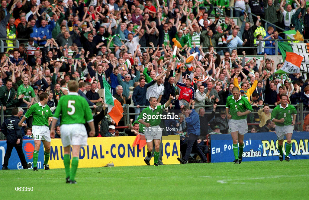 2 June 2001; Roy Keane of Republic of Ireland celebrates after scoring his side's first goal during the FIFA World Cup 2002 Group 2 Qualifier match between Republic of Ireland and Portugal at Lansdowne Road in Dublin. Photo by Brendan Moran/Sportsfile