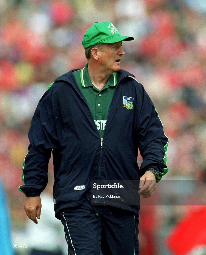 27 May 2001; Limerick manager Eamonn Cregan during the Guinness Munster Senior Hurling Championship Quarter-Final match between Cork and Limerick at Páirc Uí Chaoimh in Cork. Photo by Ray McManus/Sportsfile