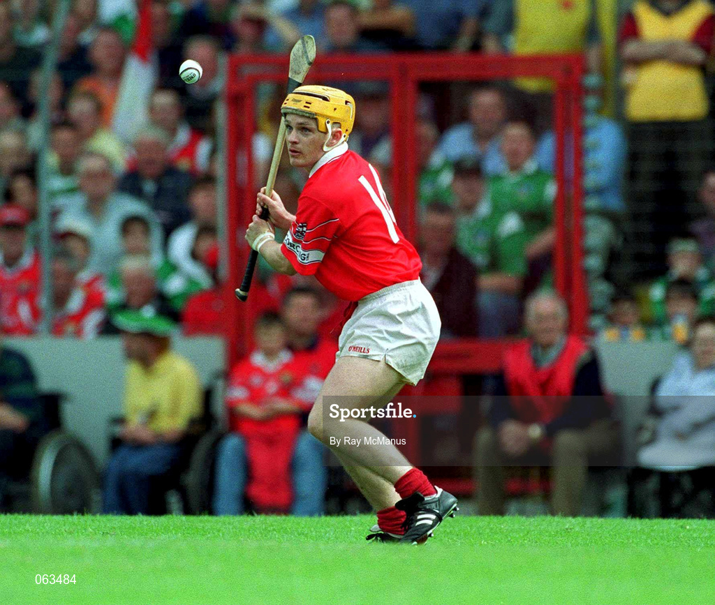 27 May 2001; Joe Deane of Cork during the Guinness Munster Senior Hurling Championship Quarter-Final match between Cork and Limerick at Páirc Uí Chaoimh in Cork. Photo by Ray McManus/Sportsfile