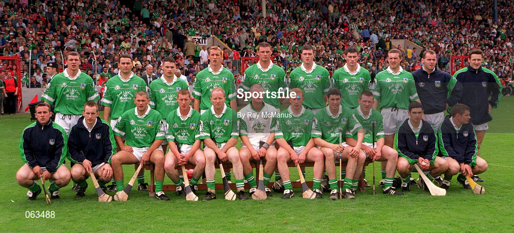 27 May 2001; The Limerick team ahead of the Guinness Munster Senior Hurling Championship Quarter-Final match between Cork and Limerick at Páirc Uí Chaoimh in Cork. Photo by Ray McManus/Sportsfile