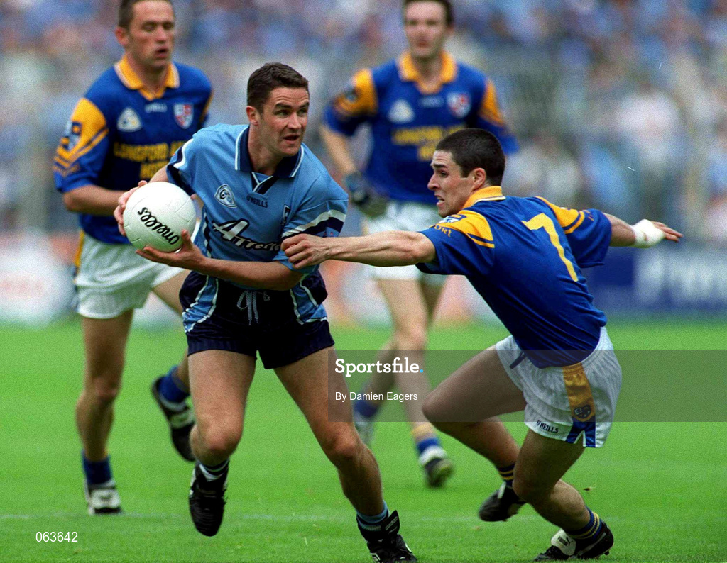 27 May 2001; Enda Sheehy of Dublin in action against Enda Ledwith of Longford during the Bank of Ireland Leinster Senior Football Championship Quarter-Final match between Dublin and Longford at Croke Park in Dublin. Photo by Damien Eagers/Sportsfile