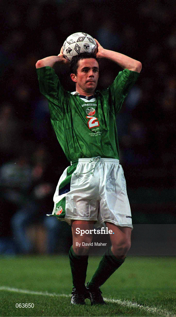 23 February 2000; Gary Kelly of Republic of Ireland during the International Friendly match between Republic of Ireland and Czech Republic at Lansdowne Road in Dublin. Photo by David Maher/Sportsfile