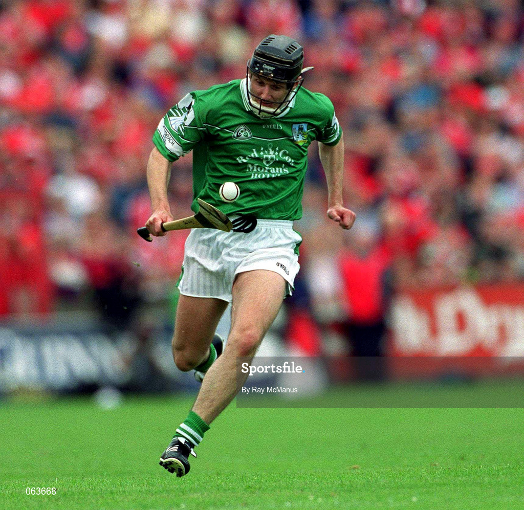 27 May 2001; Jack Foley of Limerick during the Guinness Munster Senior Hurling Championship Quarter-Final match between Cork and Limerick at Páirc Uí Chaoimh in Cork. Photo by Ray McManus/Sportsfile