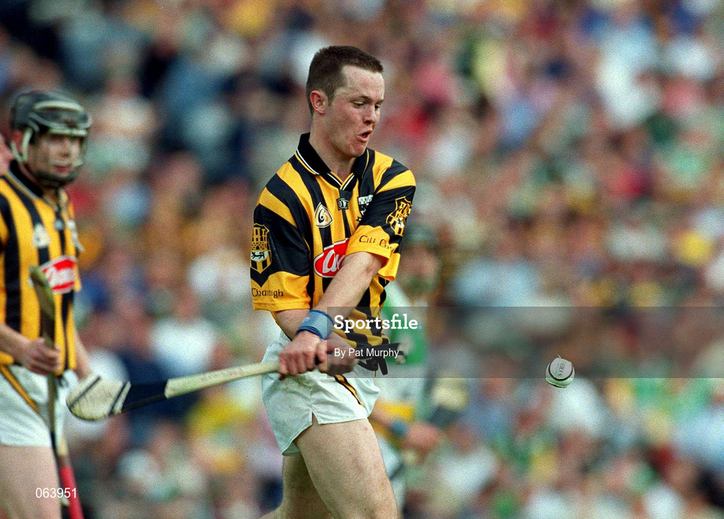 10 June 2001; Michael Kavanagh of Kilkenny during the Guinness Leinster Senior Hurling Championship Semi-Final match between Kilkenny and Offaly at Croke Park in Dublin. Photo by Pat Murphy/Sportsfile