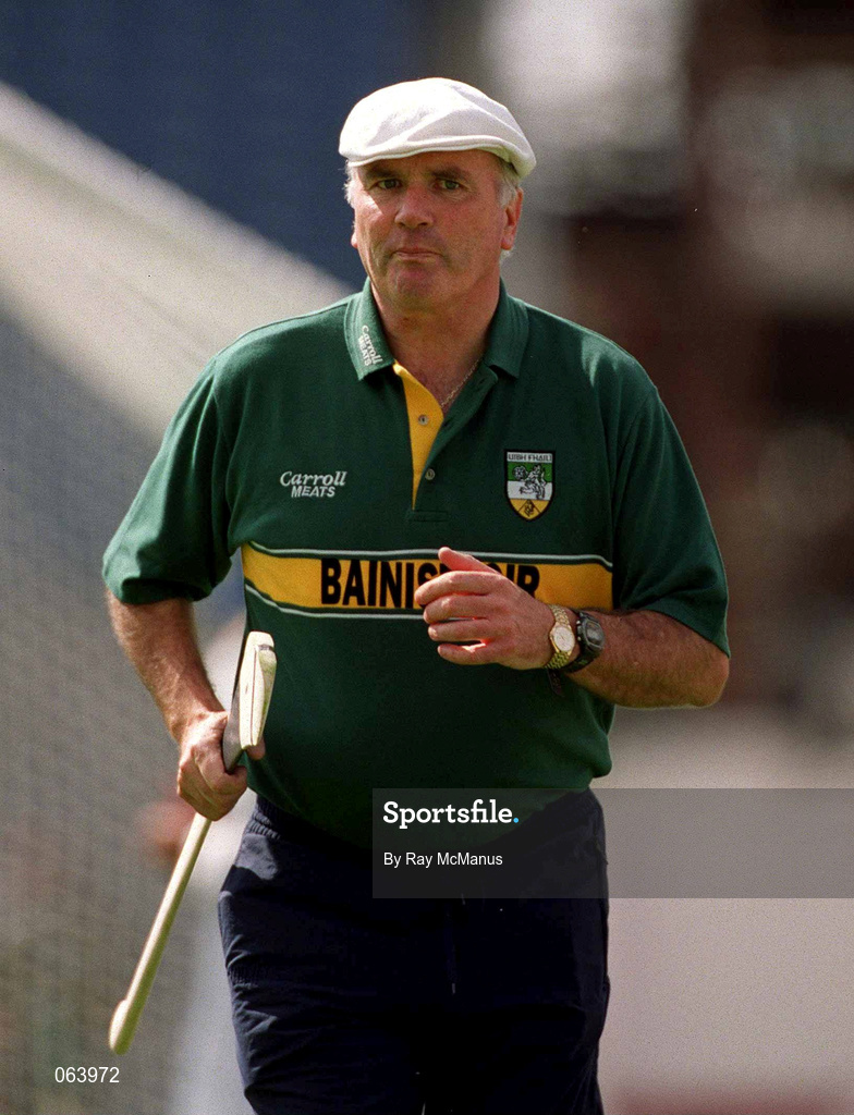 10 June 2001; Offaly manager Michael Bond during the Guinness Leinster Senior Hurling Championship Semi-Final match between Kilkenny and Offaly at Croke Park in Dublin. Photo by Ray McManus/Sportsfile