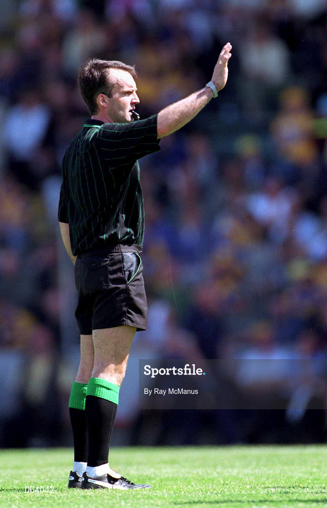 3 June 2001; Referee Diarmuid Kirwan during the Guinness Munster Senior Hurling Championship Semi-Final match between Tipperary and Clare at Páirc Uí Chaoimh in Cork. Photo by Ray McManus/Sportsfile