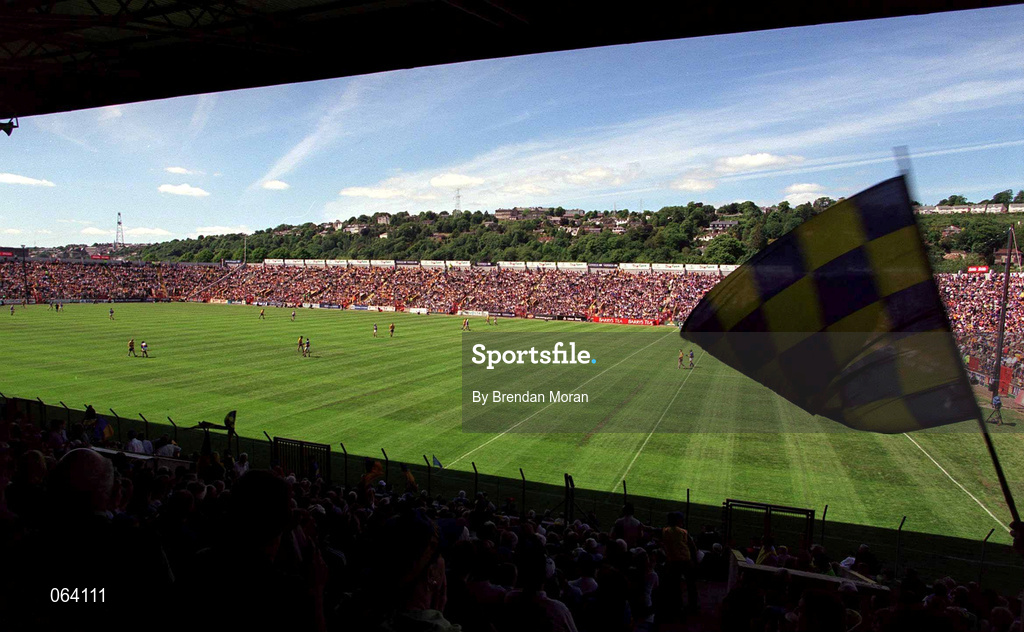 3 June 2001; A general view of action during the Guinness Munster Senior Hurling Championship Semi-Final match between Tipperary and Clare at Páirc Uí Chaoimh in Cork. Photo by Brendan Moran/Sportsfile