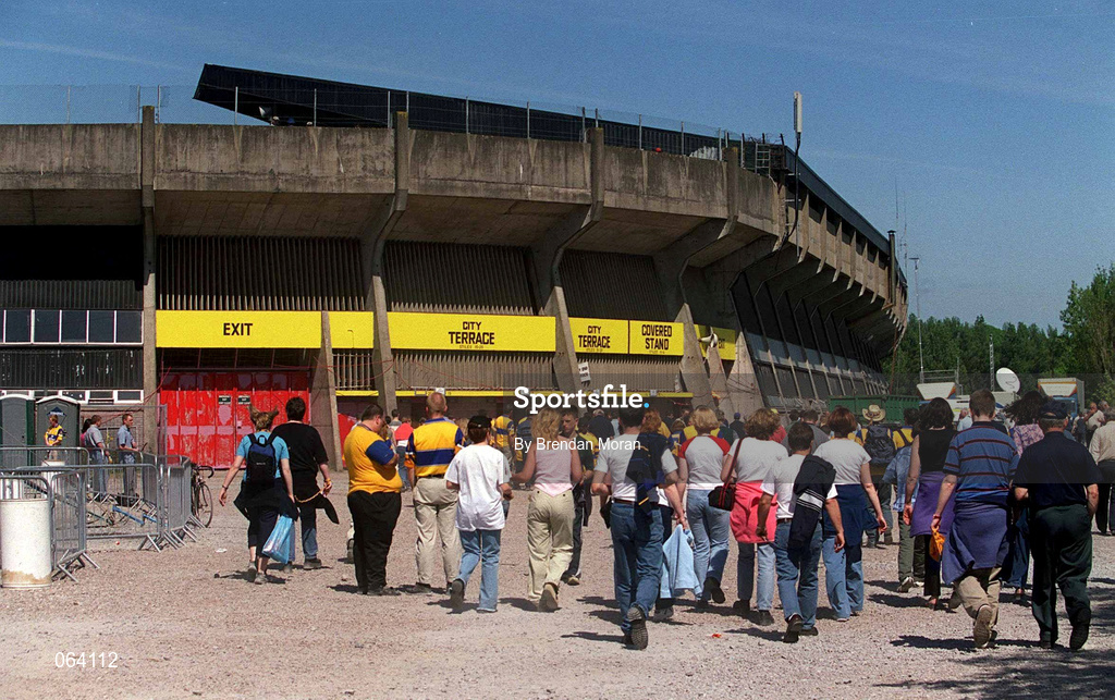 3 June 2001; Supporters make their way into the ground ahead of the Guinness Munster Senior Hurling Championship Semi-Final match between Tipperary and Clare at Páirc Uí Chaoimh in Cork. Photo by Brendan Moran/Sportsfile