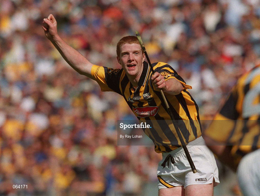 10 June 2001; Henry Shefflin of Kilkenny celebrates after scoring his side's first goal during the Guinness Leinster Senior Hurling Championship Semi-Final match between Kilkenny and Offaly at Croke Park in Dublin. Photo by Ray Lohan/Sportsfile