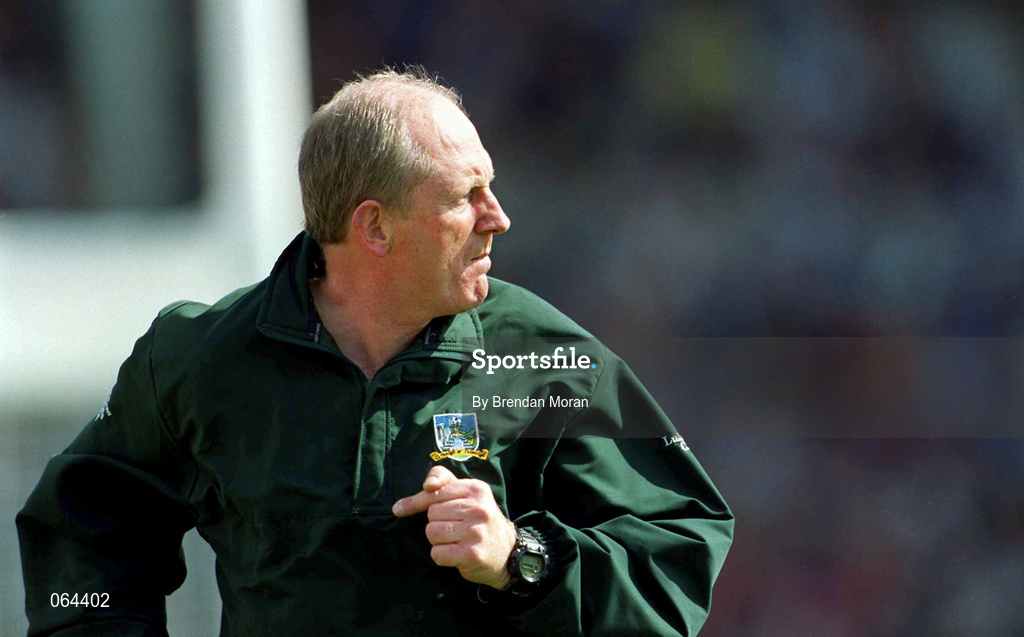 10 June 2001; Limerick manager Eamonn Cregan during the Guinness Munster Senior Hurling Championship Semi-Final match between Limerick and Waterford at Páirc Uí Chaoimh in Cork. Photo by Brendan Moran/Sportsfile