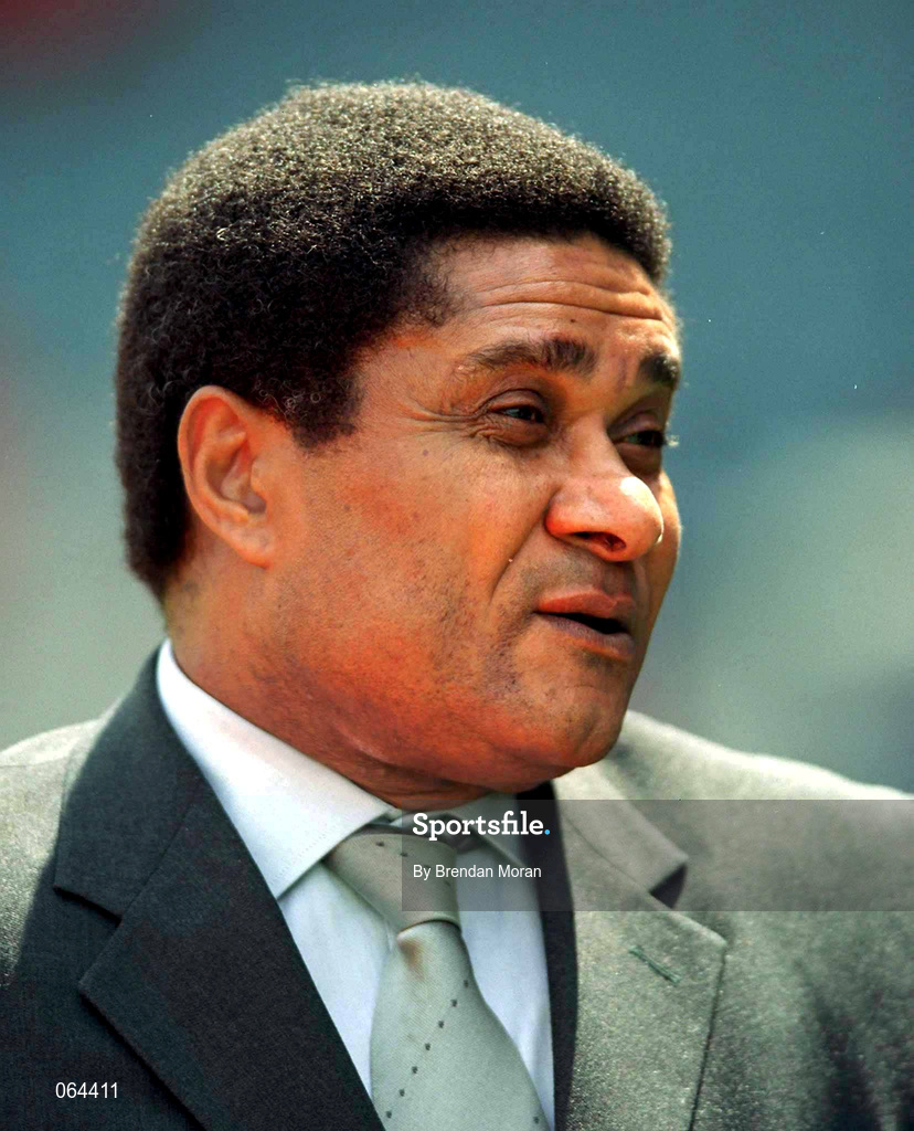 2 June 2001; Former Portugal international Eusébio ahead of the FIFA World Cup 2002 Group 2 Qualifier match between Republic of Ireland and Portugal at Lansdowne Road in Dublin. Photo by Brendan Moran/Sportsfile