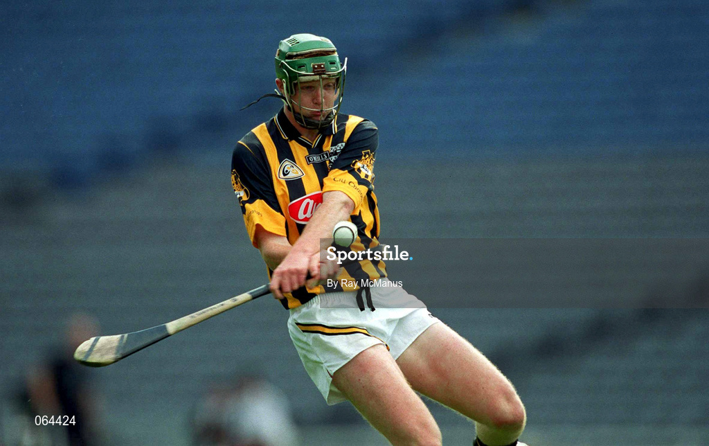 10 June 2001; Henry Shefflin of Kilkenny during the Guinness Leinster Senior Hurling Championship Semi-Final match between Kilkenny and Offaly at Croke Park in Dublin. Photo by Ray McManus/Sportsfile