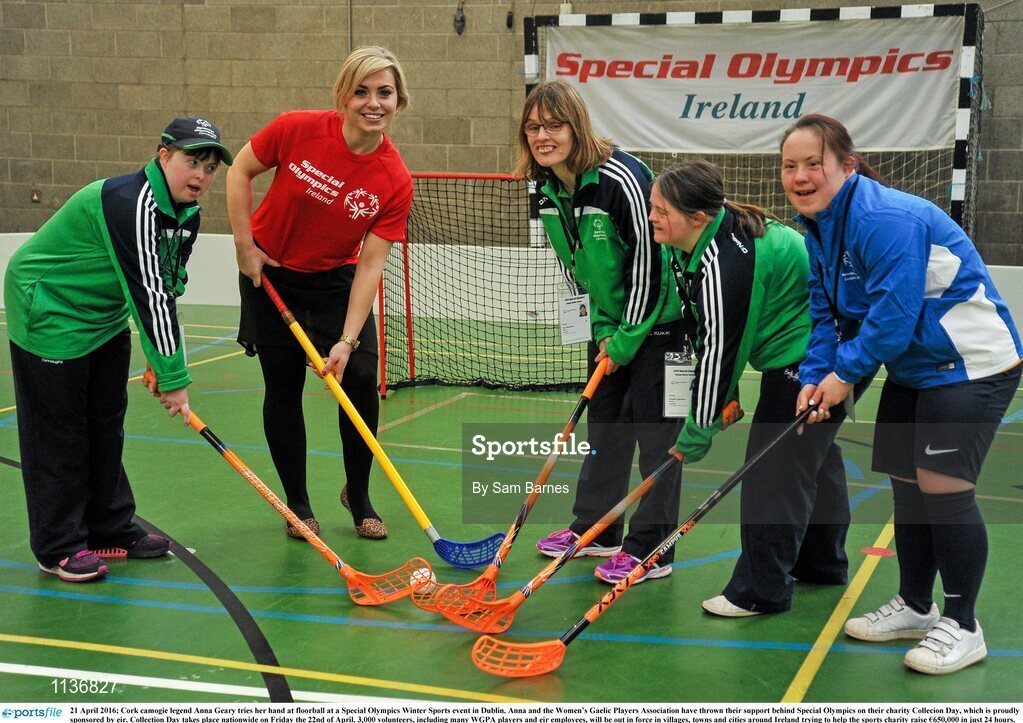 21 April 2016; Cork camogie legend Anna Geary tries her hand at floorball at a Special Olympics Winter Sports event in Dublin. Anna and the Women’s Gaelic Players Association have thrown their support behind Special Olympics on their charity Collecion Day, which is proudly sponsored by eir. Collection Day takes place nationwide on Friday the 22nd of April. 3,000 volunteers, including many WGPA players and eir employees, will be out in force in villages, towns and cities around Ireland trying to help the sports charity raise €650,000 in just 24 hours. Pictured with Anna Geary are Connacht Special Olympic athletes, from left, Aine Naughton, Ann Brennan, Aideen Harkins and Laura Byrne of Eastern Region. Kilternan Ski Slope & Loughlinstown Activity Centre, Kilternan, Dublin. Picture credit: Sam Barnes / SPORTSFILE