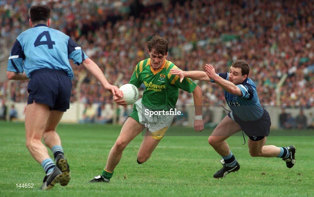 21 August 1994; Leitrim's Colin McGlynn in action against Dublin's Ciaran Walsh and Paddy Moran. Bank of Ireland Football Championship Semi Final. Dublin v Leitrim. Croke Park. Dublin. Picture credit; Ray McManus / SPORTSFILE