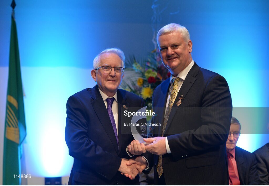 2 April 2016; Michael McNamara recipient of a long serving award with Uachtarán Chumann Lúthchleas Gael Aogán Ó Fearghail. All-Ireland Scór Sinsir Championship Finals. INEC, Gleneagle Hotel, Killarney, Co. Kerry. Picture credit: Piaras Ó Mídheach / SPORTSFILE