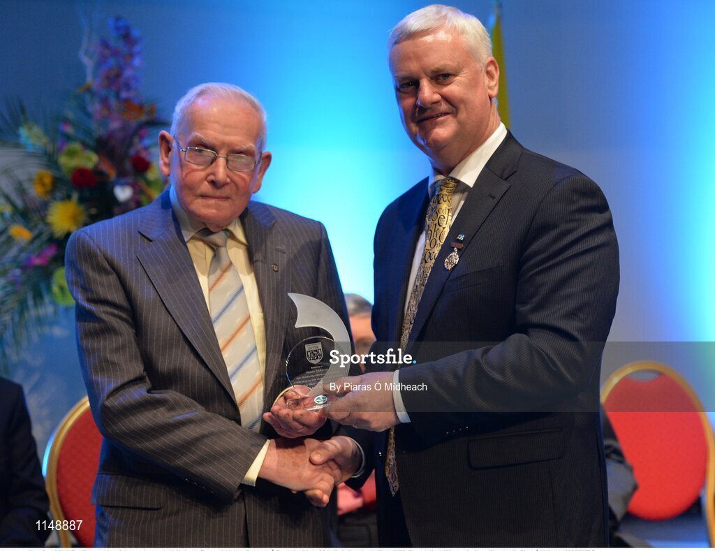 2 April 2016; Tom Haran recipient of a long serving award with Uachtarán Chumann Lúthchleas Gael Aogán Ó Fearghail. All-Ireland Scór Sinsir Championship Finals. INEC, Gleneagle Hotel, Killarney, Co. Kerry. Picture credit: Piaras Ó Mídheach / SPORTSFILE