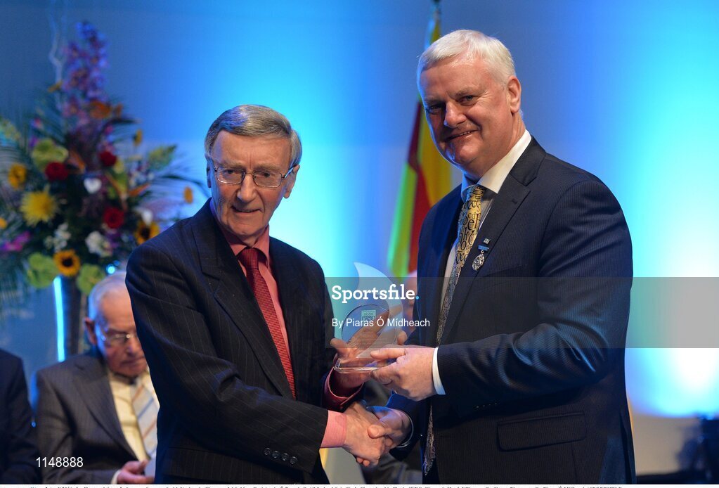 2 April 2016; Joe Hunt recipient of a long serving award with Uachtarán Chumann Lúthchleas Gael Aogán Ó Fearghail. All-Ireland Scór Sinsir Championship Finals. INEC, Gleneagle Hotel, Killarney, Co. Kerry. Picture credit: Piaras Ó Mídheach / SPORTSFILE