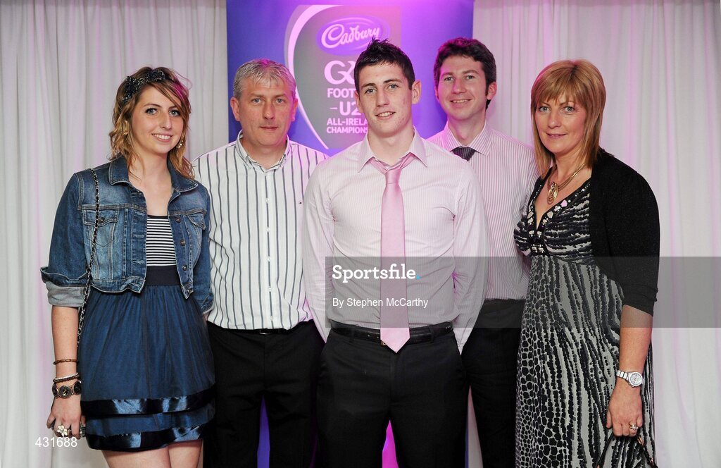 2 June 2010; Kerry footballer Paul Geaney, centre, who was short listed for the 2010 Cadbury Hero of the Future Award, with, from left, Eilenn and Paul Geaney Snr., John Fitzgerald and Christine Geaney. Paul was one of 14 short listed players who excelled throughout the 2010 Cadbury GAA U21 Football Championship. The 2010 Cadbury Hero of the Future Award was won by Rory O’Carroll, from Dublin. All nominees can be seen on www.cadburygaau21.com. Past winners, Colm O’Neill and Fintan Goold from Cork, Killian Young from Kerry and Keith Higgins from Mayo have gone on to represent their Counties at Senior level. Cadbury Under 21 Hero of the Future Awards, Croke Park, Dublin. Picture credit: Stephen McCarthy / SPORTSFILE