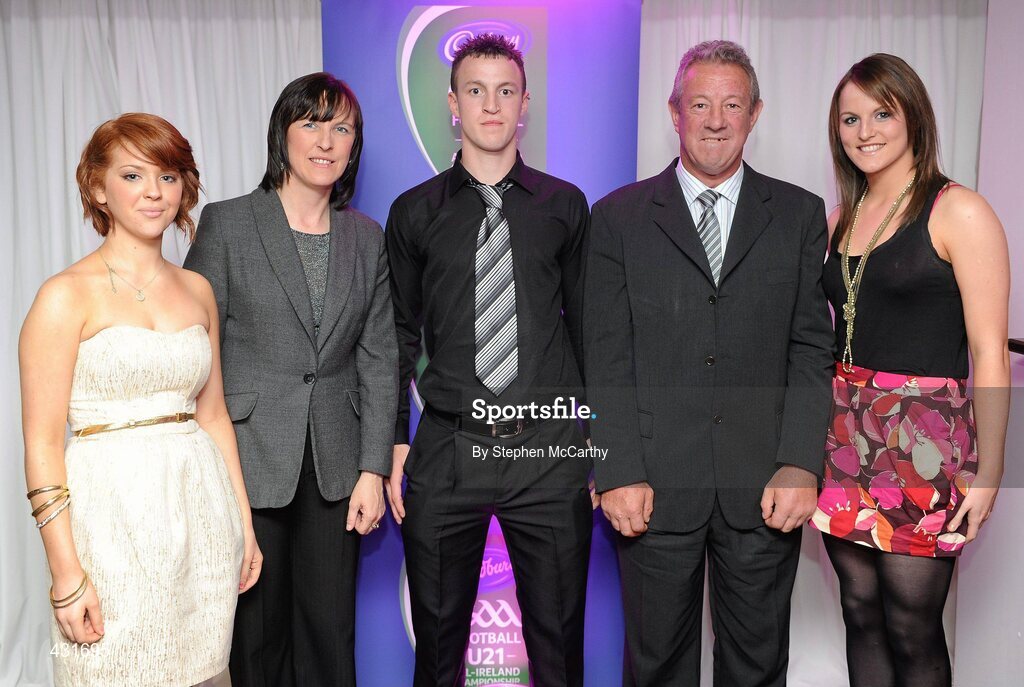 2 June 2010; Roscommon footballer Michael Higgins, centre, who was short listed for the 2010 Cadbury Hero of the Future Award, with, from left, Ruth Grennan, Marian, Jimmy and Jennifer Higgins. Michael was one of 14 short listed players who excelled throughout the 2010 Cadbury GAA U21 Football Championship. The 2010 Cadbury Hero of the Future Award was won by Rory O’Carroll, from Dublin. All nominees can be seen on www.cadburygaau21.com. Past winners, Colm O’Neill and Fintan Goold from Cork, Killian Young from Kerry and Keith Higgins from Mayo have gone on to represent their Counties at Senior level. Cadbury Under 21 Hero of the Future Awards, Croke Park, Dublin. Picture credit: Stephen McCarthy / SPORTSFILE