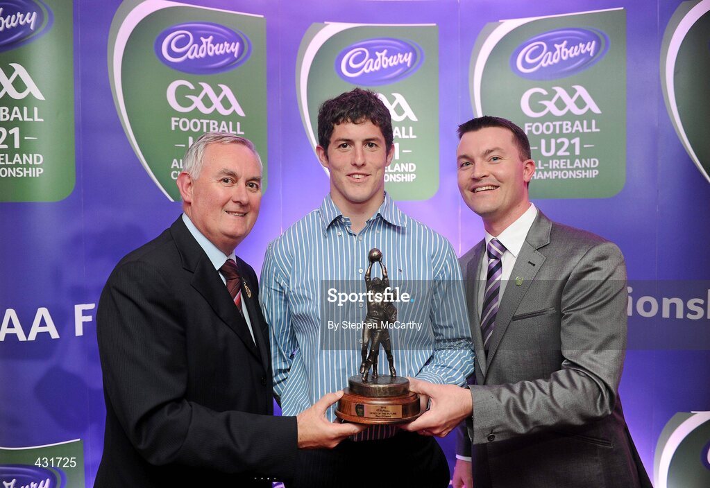 2 June 2010; Uachtarán Chumann Lúthchleas Gael Criostóir Ó Cuana and Shane Guest, Senior Brand Manager, Cadbury Ireland, presenting Dublin footballer Rory O'Carroll with the 2010 Cadbury Hero of the Future Award. Rory was one of 14 shortlisted players who had excelled throughout the 2010 Cadbury GAA U21 Football Championship, all nominees can be seen on www.cadburygaau21.com Past winners include Colm O’Neill and Fintan Goold from Cork, Killian Young from Kerry and Keith Higgins from Mayo and all have gone on to represent their counties at senior level. Rory, who plays his club football with Kilmacud Crokes, was named as a Cadbury Hero of the Match for his performance against Donegal in the All Ireland Final. The judging panel which consisted of senior Kildare footballer Dermot Earley, former Dublin manager Paul Caffrey and TG4 journalist Michael O’Domhnaill, gave serious consideration to the public vote which saw over 5,000 votes cast on cadburygaau21.com, but ultimately Rory O’Carroll’s heroic performances in both the semi-final against Roscommon and the final against Donegal, where he faced two of the Ireland’s most talented footballers meant he edged the competition out in the end. Cadbury Under 21 Hero of the Future Awards, Croke Park, Dublin. Picture credit: Stephen McCarthy / SPORTSFILE