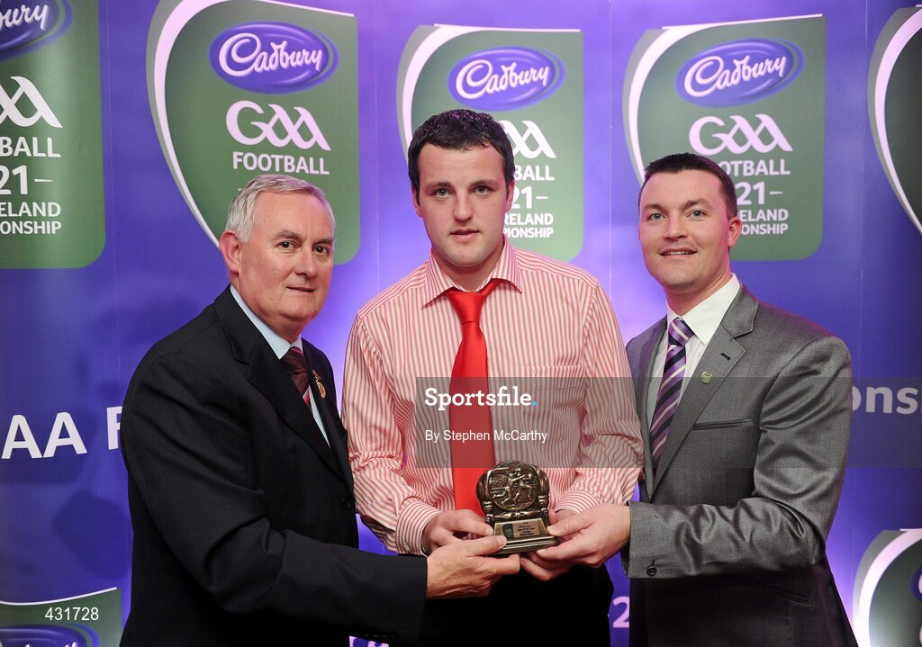 2 June 2010; Uachtarán Chumann Lúthchleas Gael Criostóir Ó Cuana and Shane Guest, Senior Brand Manager, Cadbury Ireland, with Donegal footballer Michael Murphy who was shortlisted for the 2010 Cadbury Hero of the Future Award. Michael was one of 14 short listed players who excelled throughout the 2010 Cadbury GAA U21 Football Championship. The 2010 Cadbury Hero of the Future Award was won by Rory O’Carroll, from Dublin. All nominees can be seen on www.cadburygaau21.com. Past winners, Colm O’Neill and Fintan Goold from Cork, Killian Young from Kerry and Keith Higgins from Mayo have gone on to represent their Counties at Senior level. Cadbury Under 21 Hero of the Future Awards, Croke Park, Dublin. Picture credit: Stephen McCarthy / SPORTSFILE
