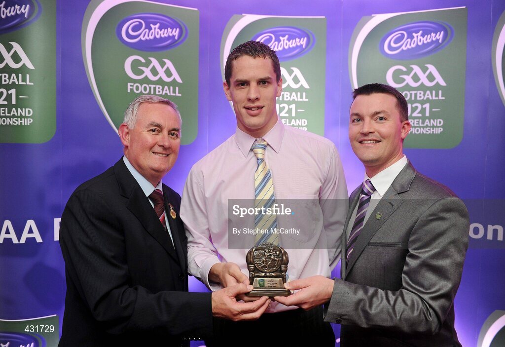 2 June 2010; Uachtarán Chumann Lúthchleas Gael Criostóir Ó Cuana and Shane Guest, Senior Brand Manager, Cadbury Ireland, with Carlow footballer Brendan Murphy who was shortlisted for the 2010 Cadbury Hero of the Future Award. Brendan was one of 14 short listed players who excelled throughout the 2010 Cadbury GAA U21 Football Championship. The 2010 Cadbury Hero of the Future Award was won by Rory O’Carroll, from Dublin. All nominees can be seen on www.cadburygaau21.com. Past winners, Colm O’Neill and Fintan Goold from Cork, Killian Young from Kerry and Keith Higgins from Mayo have gone on to represent their Counties at Senior level. Cadbury Under 21 Hero of the Future Awards, Croke Park, Dublin. Picture credit: Stephen McCarthy / SPORTSFILE