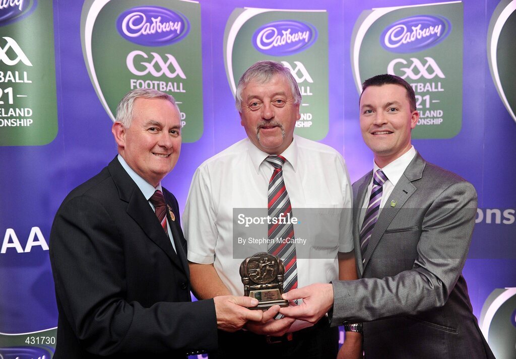 2 June 2010; Uachtarán Chumann Lúthchleas Gael Criostóir Ó Cuana and Shane Guest, Senior Brand Manager, Cadbury Ireland, with, father of Sligo footballer David Maye, Kevin, who was short listed for the 2010 Cadbury Hero of the Future Award, David was one of 14 short listed players who excelled throughout the 2010 Cadbury GAA U21 Football Championship. The 2010 Cadbury Hero of the Future Award was won by Rory O’Carroll, from Dublin. All nominees can be seen on www.cadburygaau21.com. Past winners, Colm O’Neill and Fintan Goold from Cork, Killian Young from Kerry and Keith Higgins from Mayo have gone on to represent their Counties at Senior level. Cadbury Under 21 Hero of the Future Awards, Croke Park, Dublin. Picture credit: Stephen McCarthy / SPORTSFILE