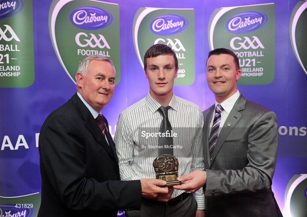 2 June 2010; Uachtarán Chumann Lúthchleas Gael Criostóir Ó Cuana and Shane Guest, Senior Brand Manager, Cadbury Ireland, with Donegal footballer Leo McLoone who was shortlisted for the 2010 Cadbury Hero of the Future Award. Leo was one of 14 short listed players who excelled throughout the 2010 Cadbury GAA U21 Football Championship. The 2010 Cadbury Hero of the Future Award was won by Rory O’Carroll, from Dublin. All nominees can be seen on www.cadburygaau21.com Past winners, Colm O’Neill and Fintan Goold from Cork, Killian Young from Kerry and Keith Higgins from Mayo have gone on to represent their Counties at Senior level. Cadbury Under 21 Hero of the Future Awards, Croke Park, Dublin. Picture credit: Stephen McCarthy / SPORTSFILE