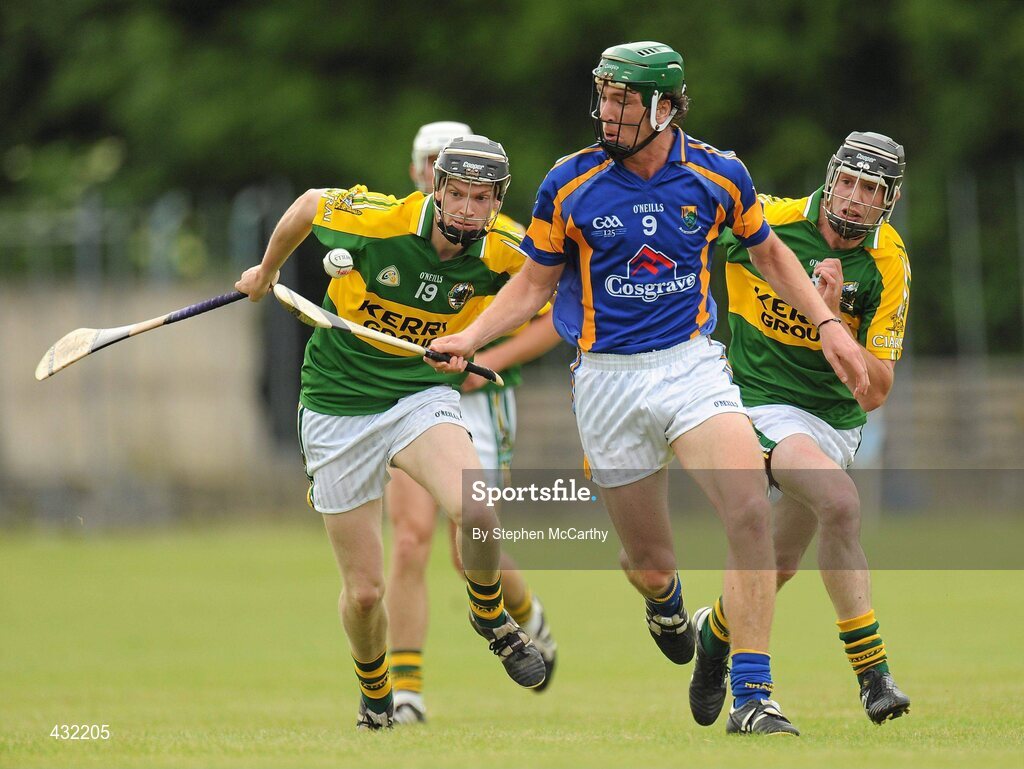 5 June 2010; Michael A O'Neill, Wicklow, in action against Colm Harty, left, and Mike Conway, Kerry. Christy Ring Cup Semi-Final, Kerry v Wicklow, McDonagh Park, Nenagh, Co. Tipperary. Picture credit: Stephen McCarthy / SPORTSFILE