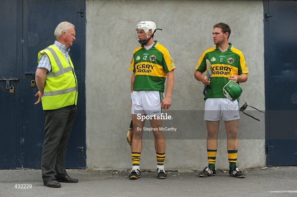 5 June 2010; Kerry hurlers Darragh O'Connell and Michael Boyle, right, in conversation with Tipperary County Board gateman Wille Hayden as they await team-mates. Christy Ring Cup Semi-Final, Kerry v Wicklow, McDonagh Park, Nenagh, Co. Tipperary. Picture credit: Stephen McCarthy / SPORTSFILE