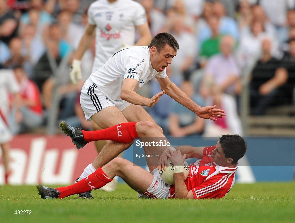 5 June 2010; Brian White, Louth, in action against John Doyle, Kildare. Leinster GAA Football Senior Championship Quarter-Final, Louth v Kildare, Pairc Tailteann, Navan, Co. Meath. Photo by Sportsfile