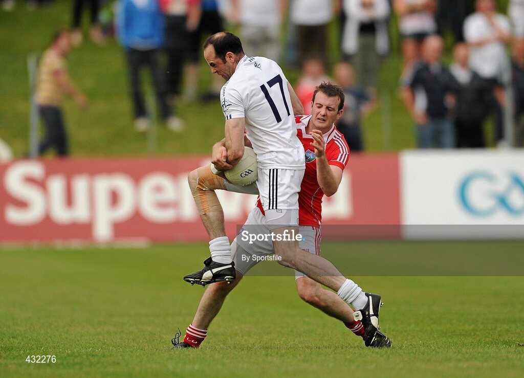5 June 2010; Dermot Earley, Kildare, in action against Mark Brennan, Louth. Leinster GAA Football Senior Championship Quarter-Final, Louth v Kildare, Pairc Tailteann, Navan, Co. Meath. Photo by Sportsfile